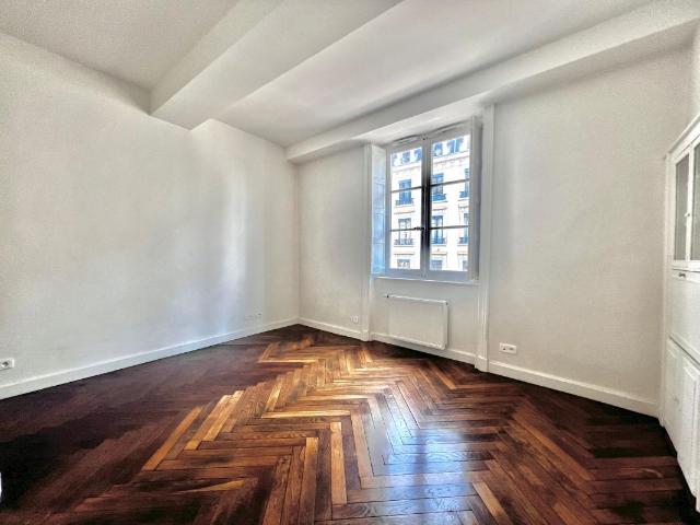 Lyon 2 place Bellecour T1 28m2