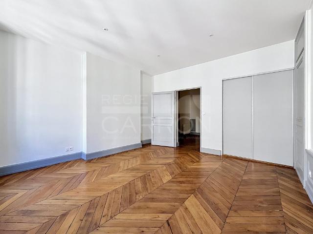 LYON 2 T3/T2 bis