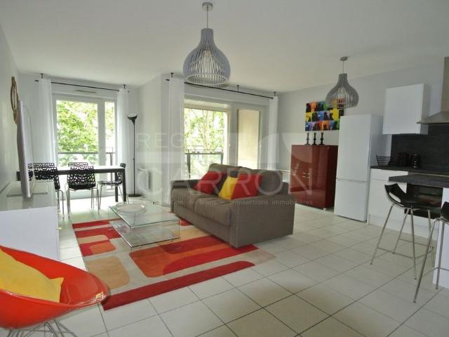 LYON 2 T3 MEUBLE