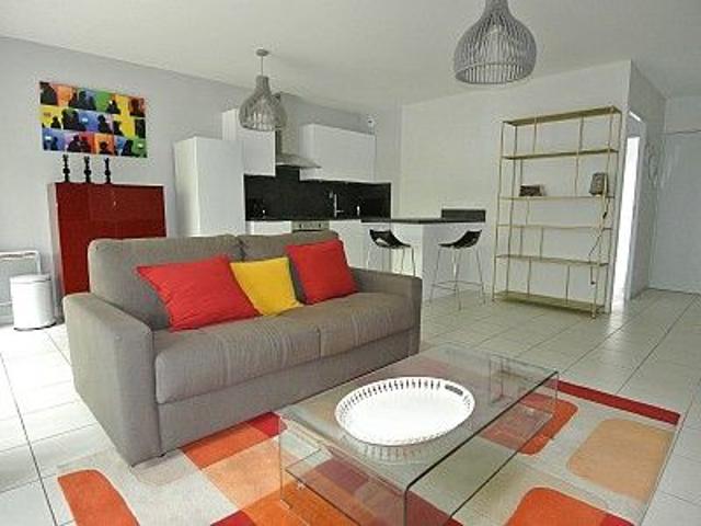 LYON 2 T3 MEUBLE