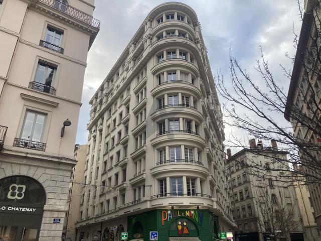 LYON 2eme Un appartement T2 de 51m2, balcon sur cour