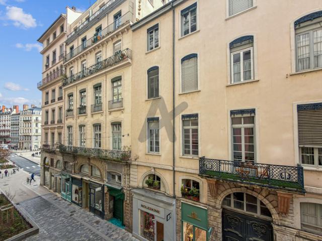 LYON 2eme Un appartement T2 de 51m2, balcon sur cour