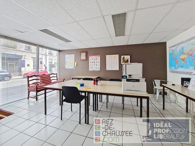 Lyon 3 Garibaldi Local commercial/ bureaux de 64 m2