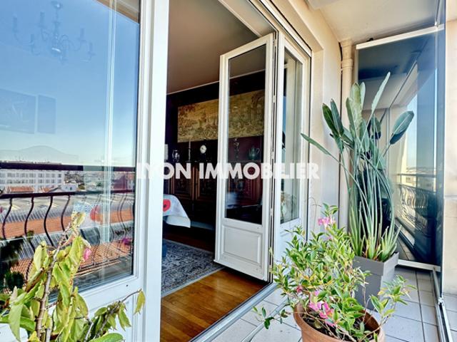 Lyon 3e Grange Blanche / Monplaisir T3 de 78 m2 avec bal