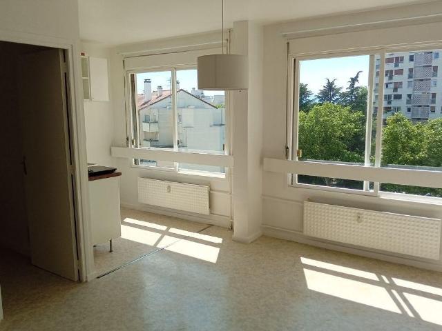 Lyon 4 Location Appartement 69