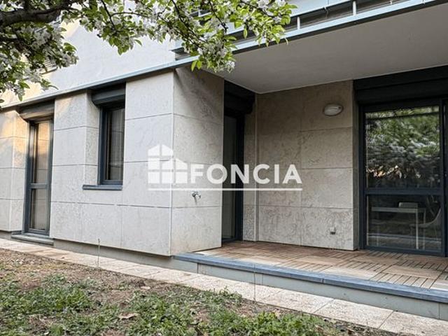 Lyon 4 t2 en rdj residence standing