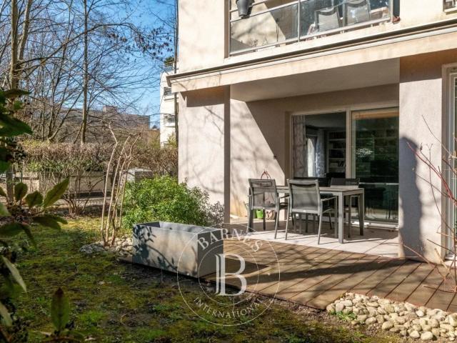 Lyon 5 Point du Jour Appartement de 147.94 m² en rez de jard