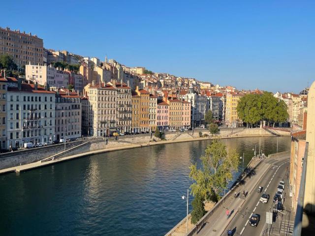 LYON 5ème 88 quai Pierre Scize Dans le quartier.