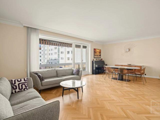 LYON 6, 117.47m², DEUX BALCONS, GARAGE