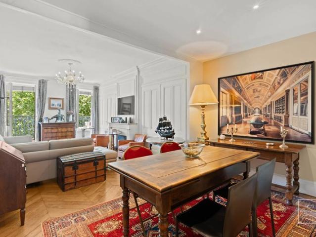 LYON 6, DERNIER ETAGE, BALCON FILANT, 103m²