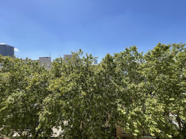 LYON 6 LAFAYETTE PART DIEU: T4 en étage élevé, en bon état et avec vue dégagée