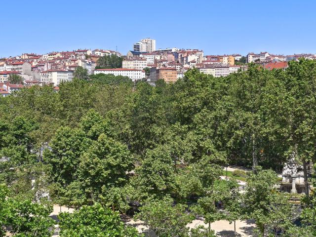 LYON 6EME Place Lyautey: Appartement familial de 167m2, 4 chambres, au dernier étage avec vue
