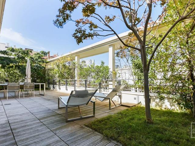 LYON 6, Duplex dernier étage de116m² avec 100 m² de terrasse