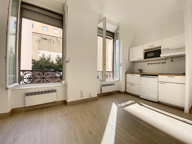 Lyon 7 Location Appartement 69