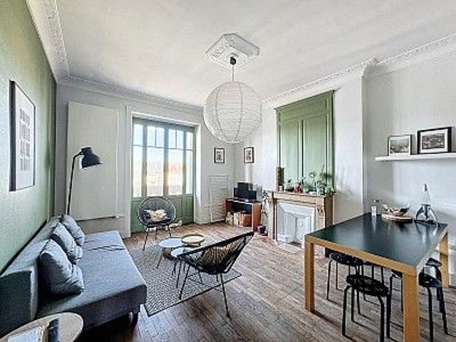 LYON 7 T3 MEUBLE