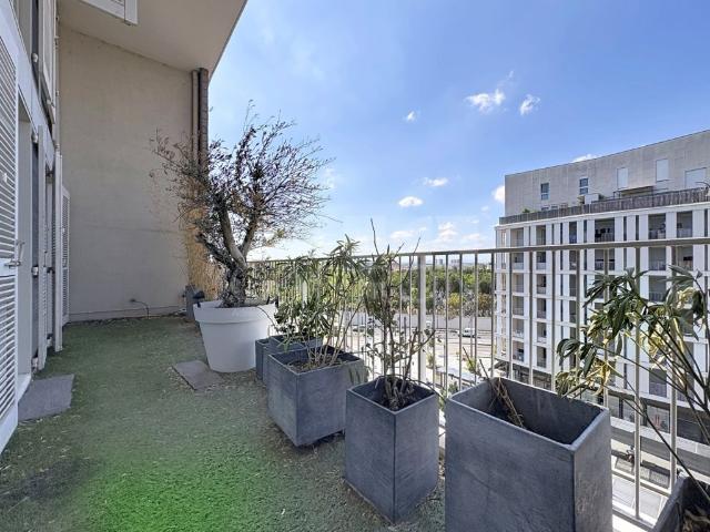 LYON 8 PROCHE PARC BLANDAN T4 DUPLEX DERNIER ETAGE TERRASSE 18M² 419000€