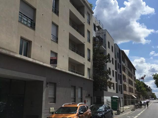 LYON 8 / Route de vienne