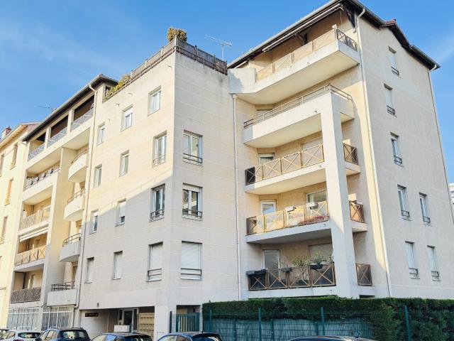 Lyon 8 Vente Parking / Garage 69
