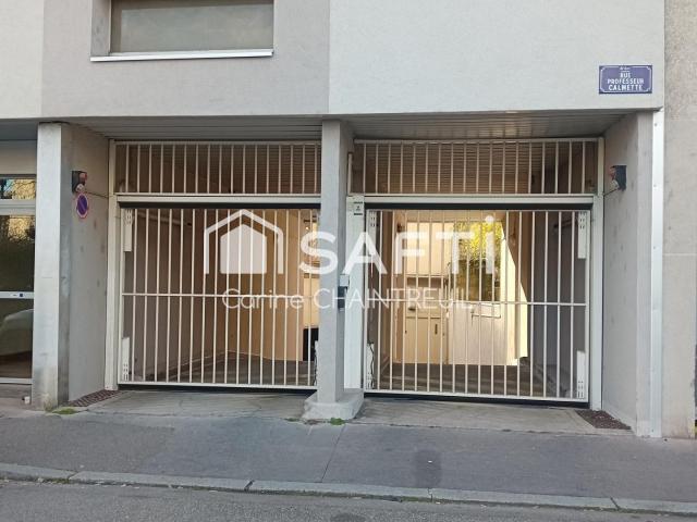 Lyon 8 Vente Parking / Garage 69
