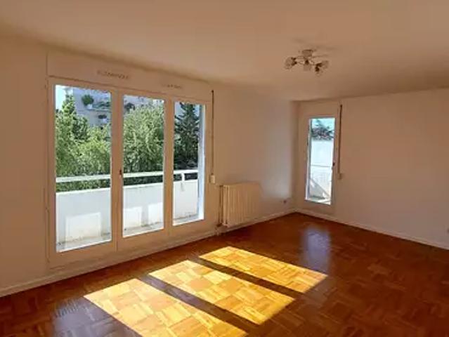 Lyon 8ème 69008 Location appartement 3 pièces t3 cave