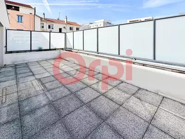 Lyon 8ème 69008 Location appartement 3 pièces t3 terrasse balcon