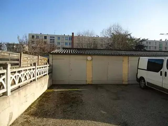 Lyon 8ème 69008 Location parking