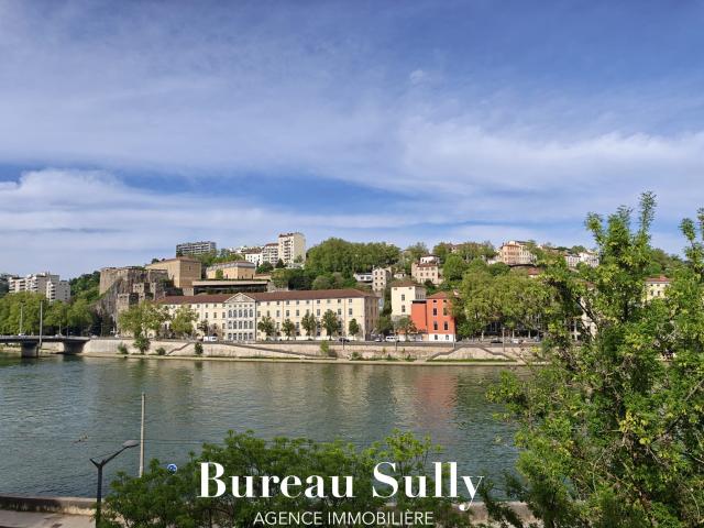 LYON 9 Quai de Saône Investissement locatif: T2 en étage de 40m2