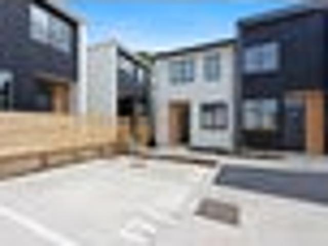 Lyall Bay, 3 bedrooms, $750 pw