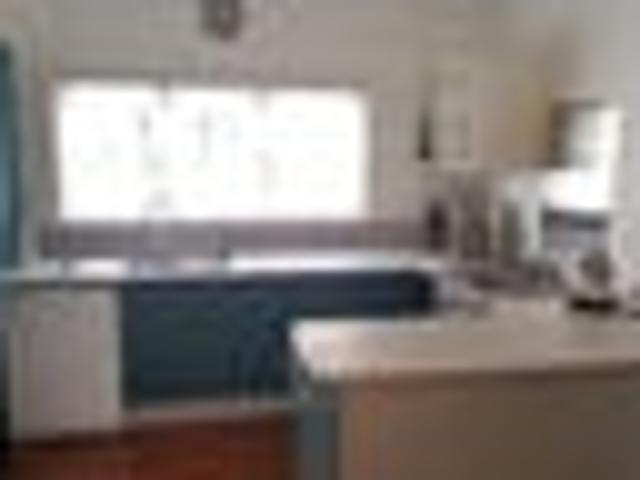 Lyall Bay, 3 bedrooms, $750 pw