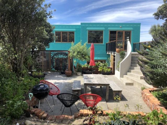 lyall bay, 3 bedrooms