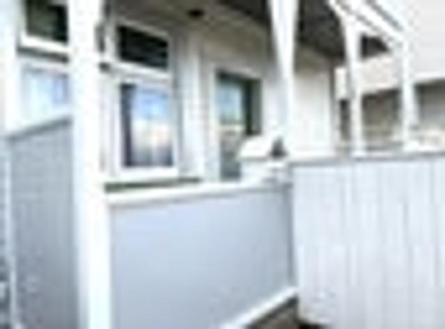 Lyall Bay, 2 bedrooms, $460 pw