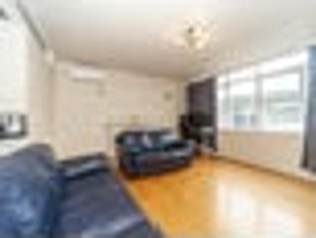 Lyall Bay, 2 bedrooms, $580 pw
