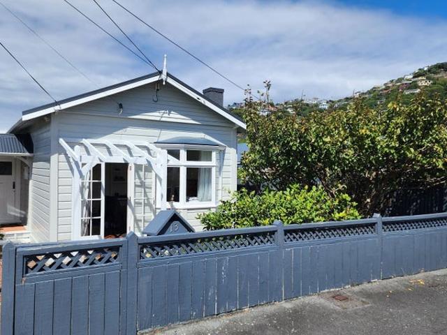 lyall bay, 2 bedrooms