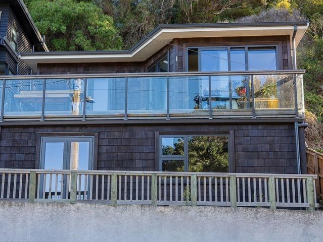 lyall bay, 2 bedrooms