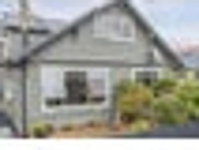 Lyall Bay, 3 bedrooms, $950 pw