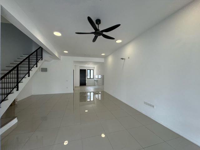 Lyra Bandar Bukit Raja Brand New Unit for rent