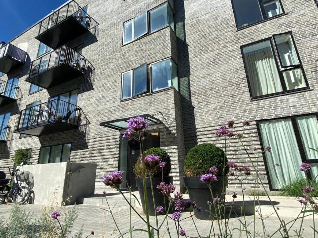 Lys 3 værelses lejlighed i Munkebjerg Park med terrasse