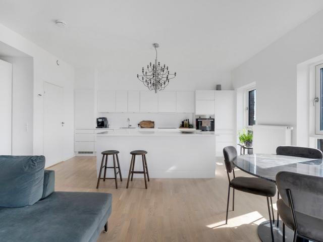 Lys 3 værelses lejlighed i Taffeltårnet, 106 m²