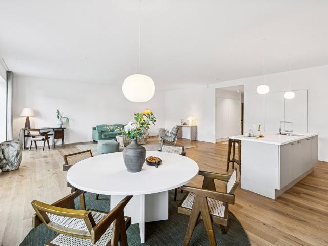 Lys 3 værelses lejlighed med privat terrasse