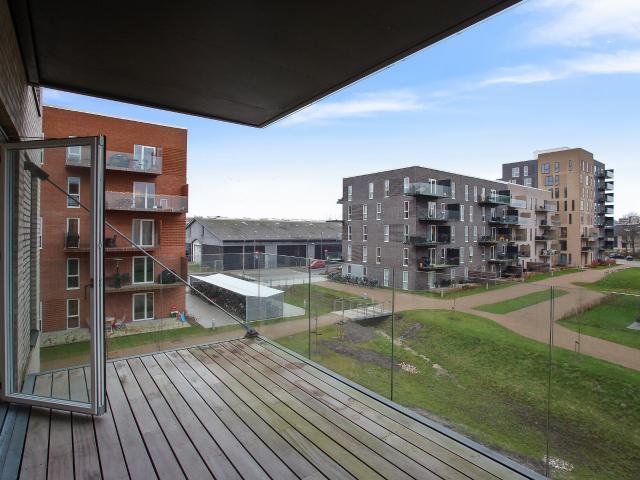 Lys 3 værelses lejlighed med stor altan på Eternitten