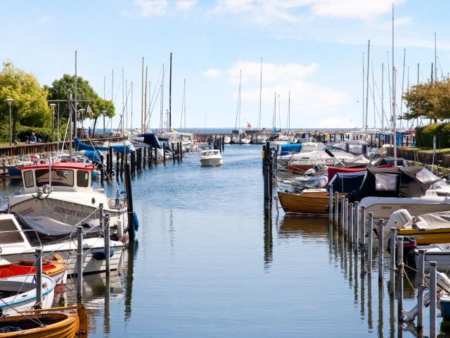 Lys 3 værelses lejlighed med terrasse nær strand