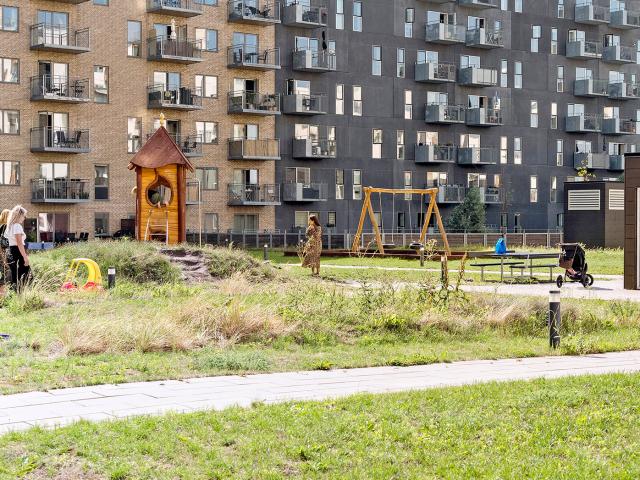 Lys 3 værelses lejlighed med to altaner