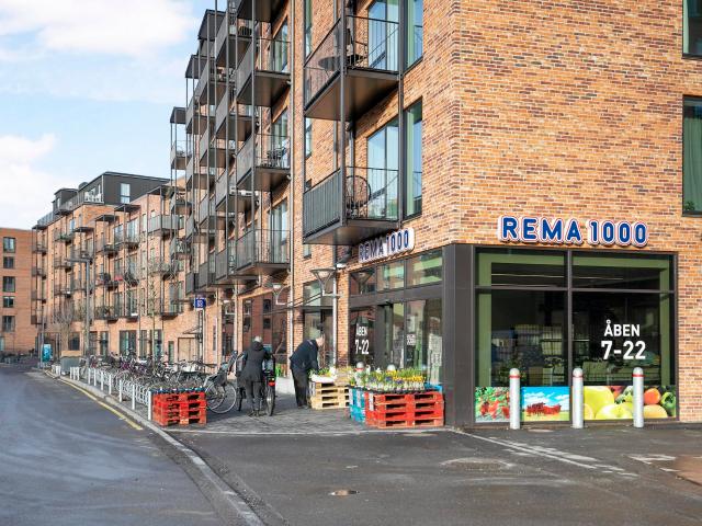 Lys 3 værelses lejlighed med to altaner i Valby