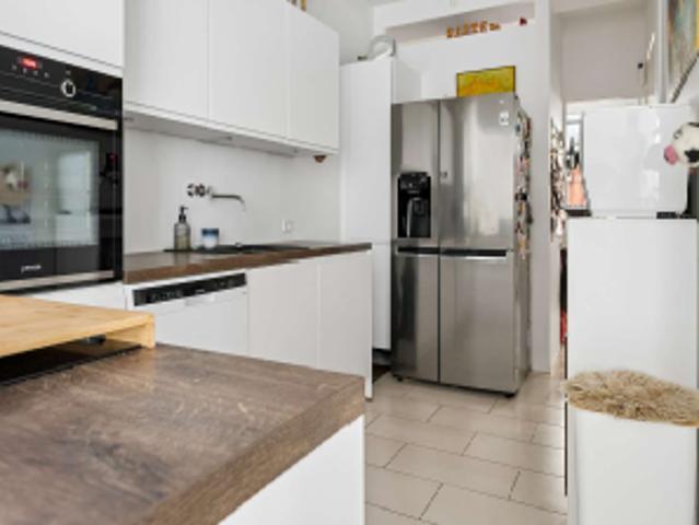Lys 3 værelses lejlighed på 79 m² i København Ø