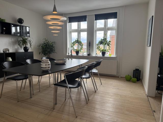 Lys 3 værelses lejlighed på 91 m² ved Langelinie