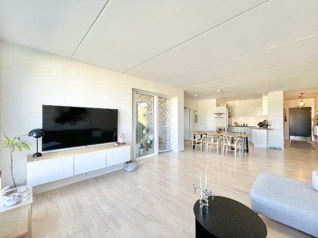 Lys 3 værelses lejlighed på 103 m² i Aalborg