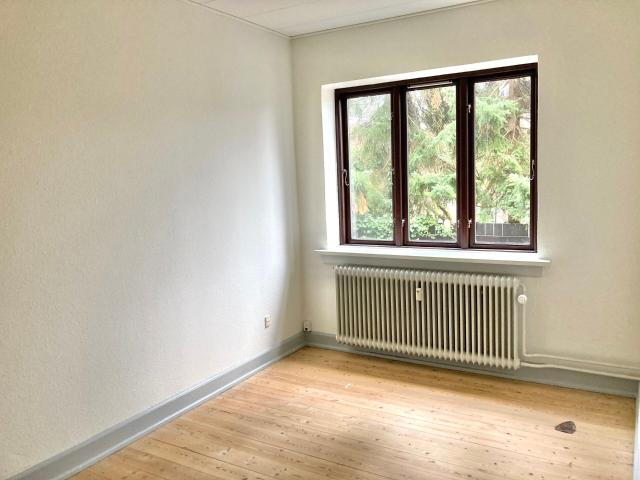 Lys 3 værelses lejlighed på høj stue i Odense C