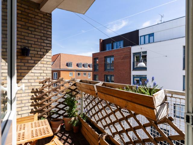 Lys 3 værelses med altan og fransk altan på Christianshavn