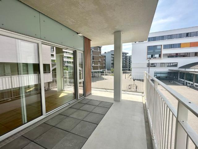 Lys 3 værelses med stor altan, elevator og tagterrasse