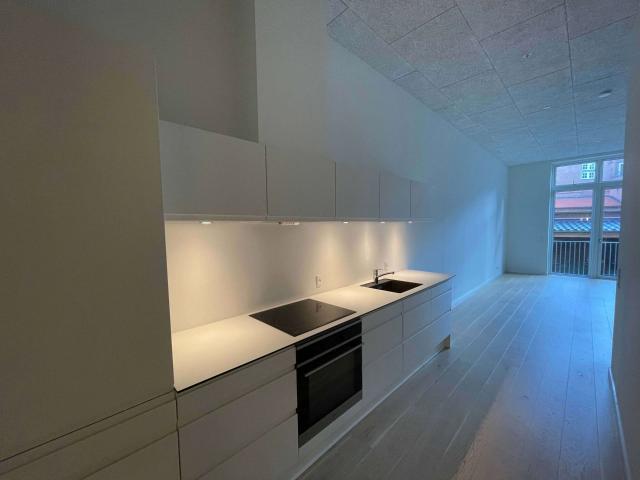 Lys 1½ værelses lejlighed i Odense C